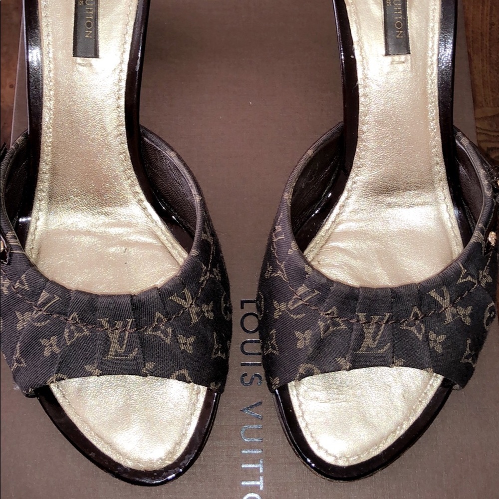 Louis Vuitton Sandals